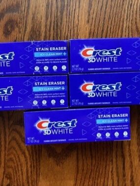 Crest 3D White Toothpaste Icy Clean Mint 2.7 oz Pack of 5 NWT